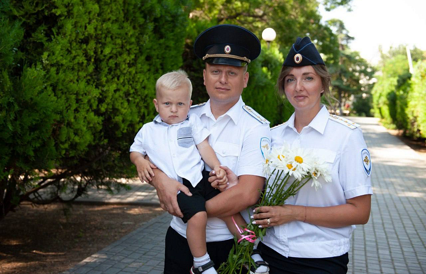 В честь Дня семьи, любви и верности в ОМВД России по г. Евпатории чествовали полицейские семьи